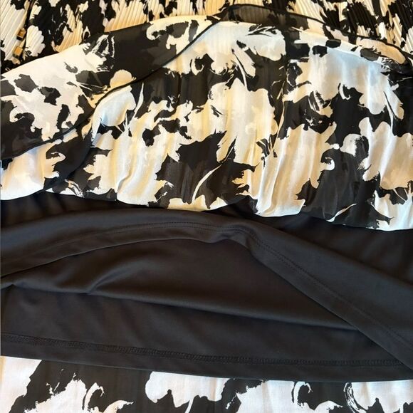 Lane Bryant Blouse Black White Floral Chiffon Pleated Lined Womens 26/28 NEW - Picture 6 of 12